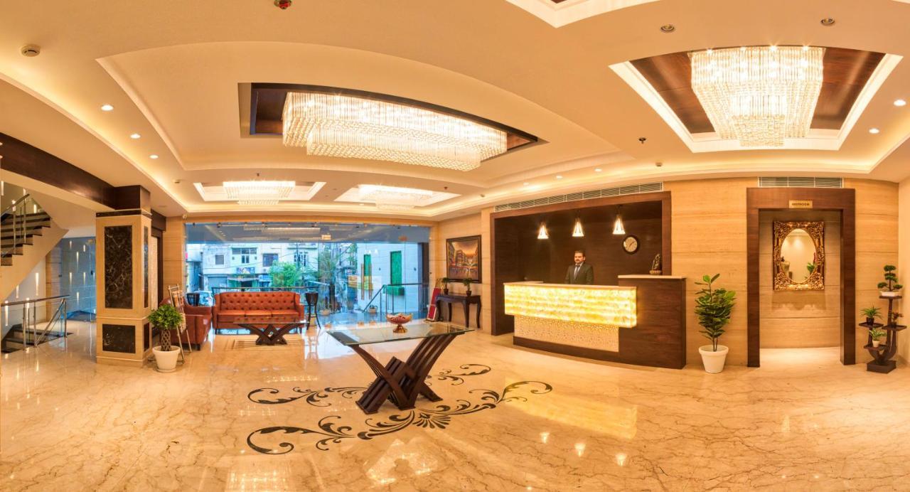 Hotel The Grand Ambassador Phagwāra Exterior foto